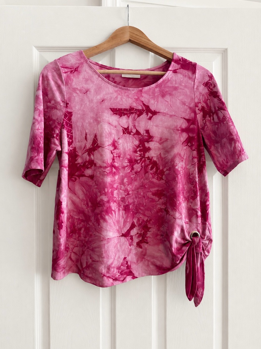 Belle by Kim Gravel Pink Tie-Dye Short Sleeve Top with Side Grommet Tie